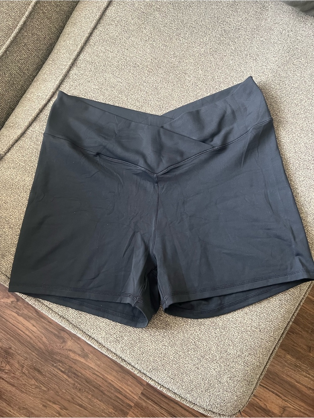 HALARA Black V-Front Bike Shorts